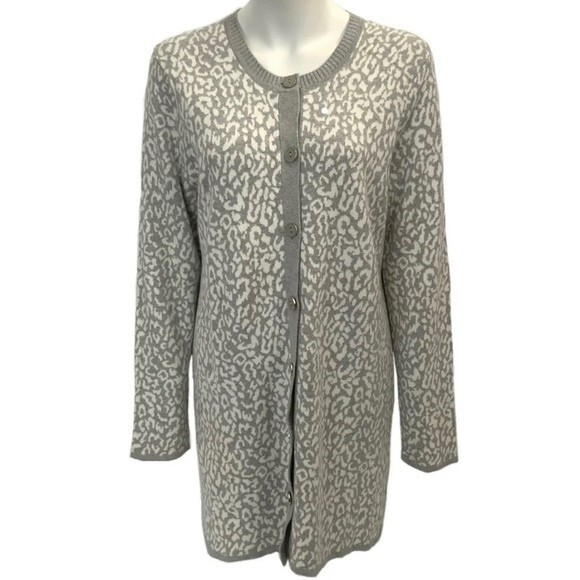 Isaac Mizrahi Live! Sweater Women Size L Gray White Animal Print Button Front - Picture 1 of 12
